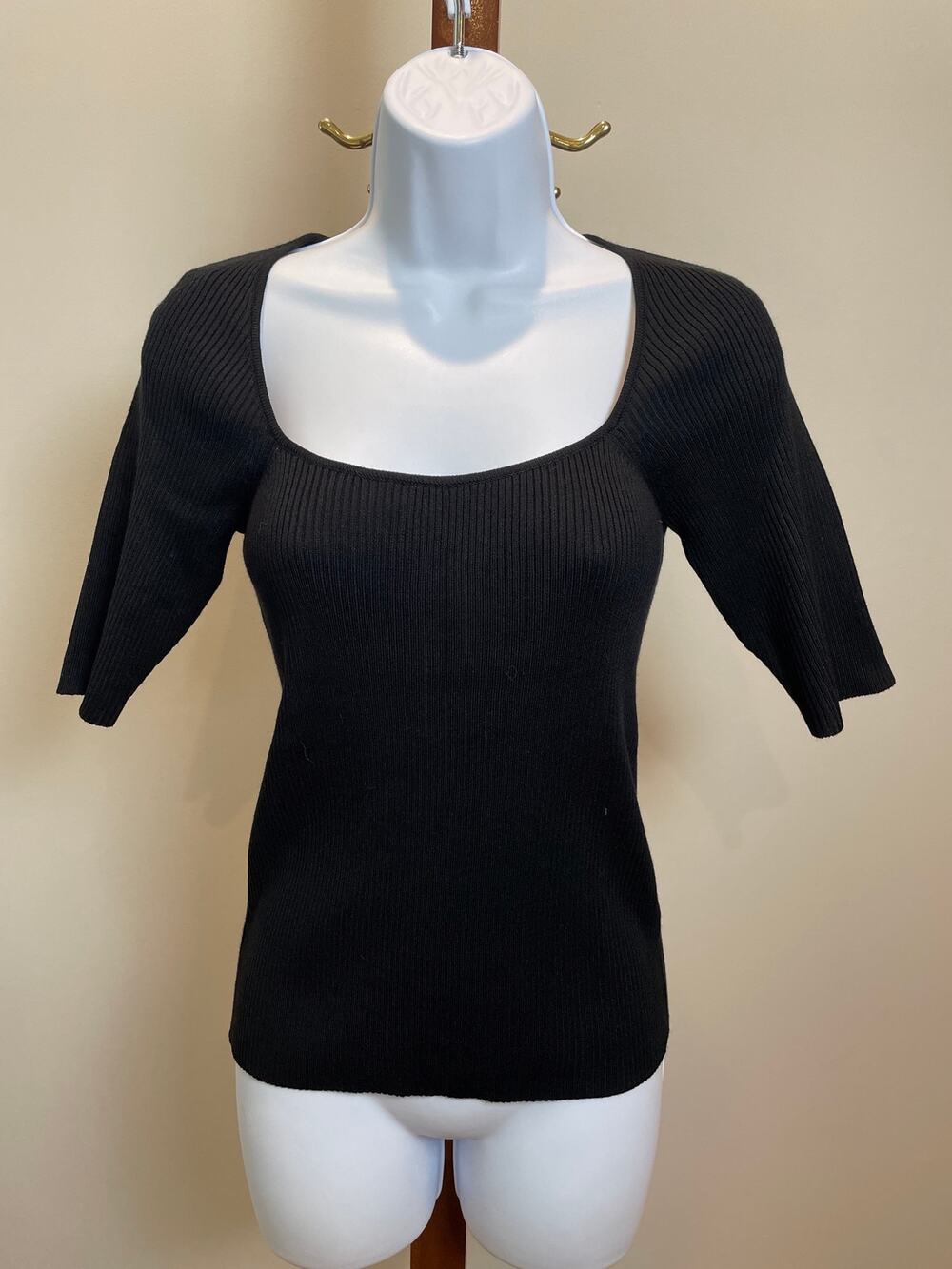 Tahari Ribbed Stretch Short Sleeve Top Size XS Black NWT